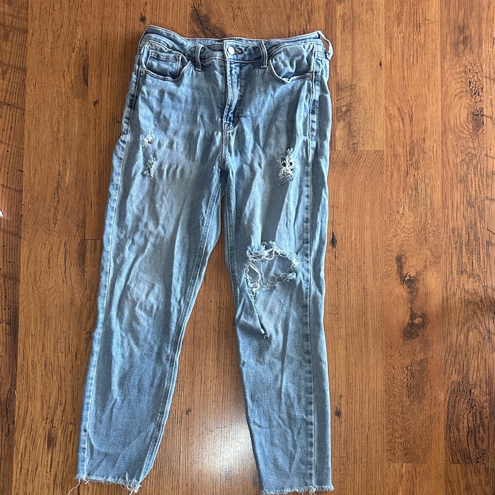 Old Navy Light Blue Distressed Women's Ankle Jeans